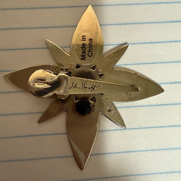 Intricate Silver Floral Pin - Picture 3 of 4